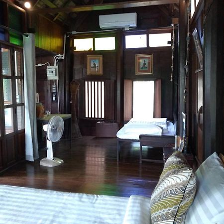 Rustic​ Charm​ Suphan​ Ban Tha Pong Room photo