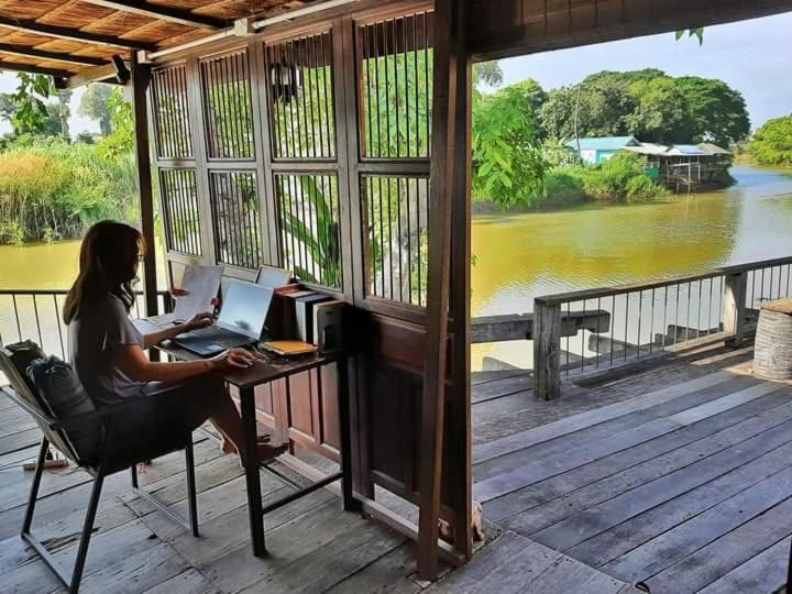 Rustic​ Charm​ Suphan​ Ban Tha Pong Exterior photo