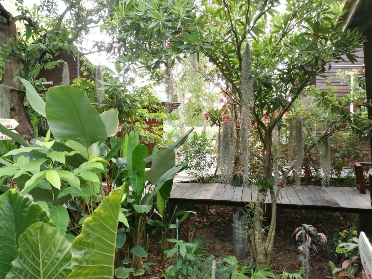 Rustic​ Charm​ Suphan​ Ban Tha Pong Exterior photo